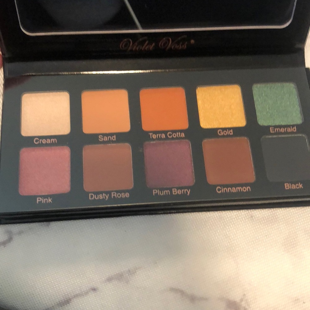 Violet Voss Essentials Eye Shadow Palette